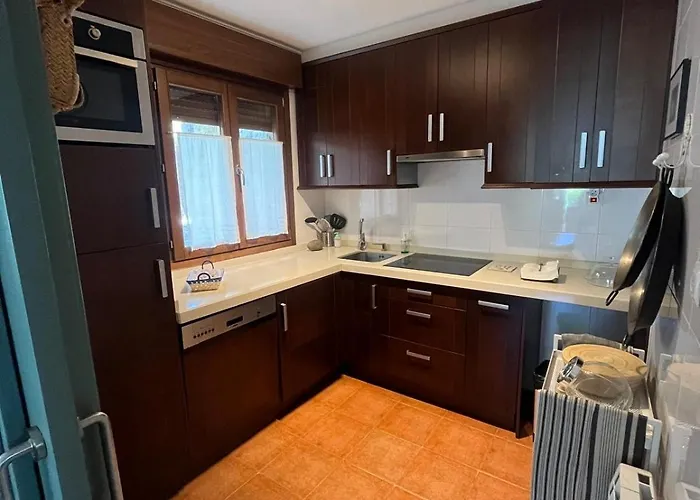 Casa Con Jardin Cerca De Playas De