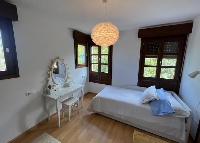 Casa Con Jardin Cerca De Playas De Holiday home *