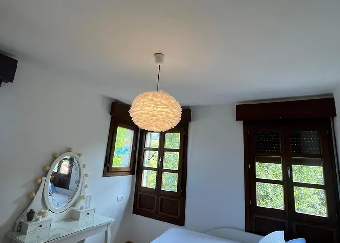 Casa Con Jardin Cerca De Playas De *