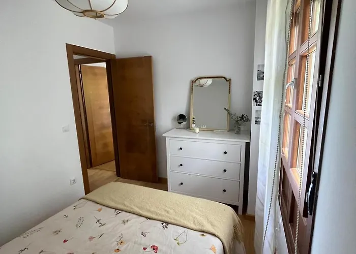 Casa Con Jardin Cerca De Playas De Holiday home Llanes