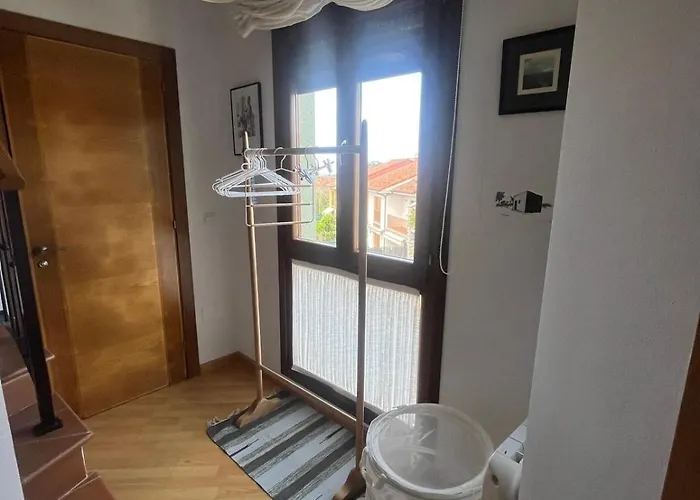 Casa Con Jardin Cerca De Playas De *