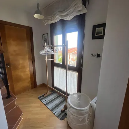 Casa Con Jardin Cerca De Playas De *